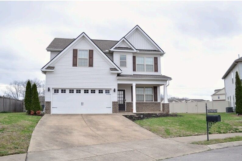 Property Photo: 1008 Keeneland Dr TN 37174