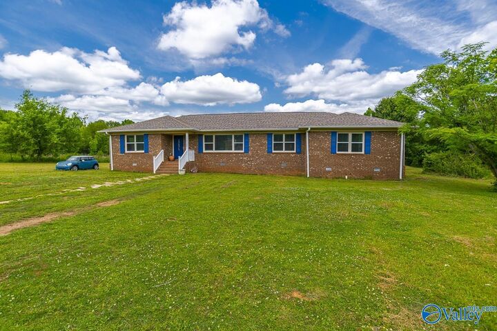 Property Photo: 319 Coulter Drive AL 35761