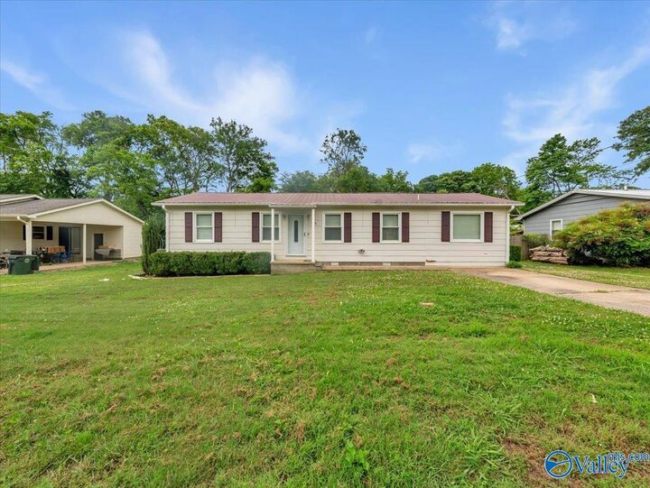 Property Photo:  518 Dean Street  AL 35768 