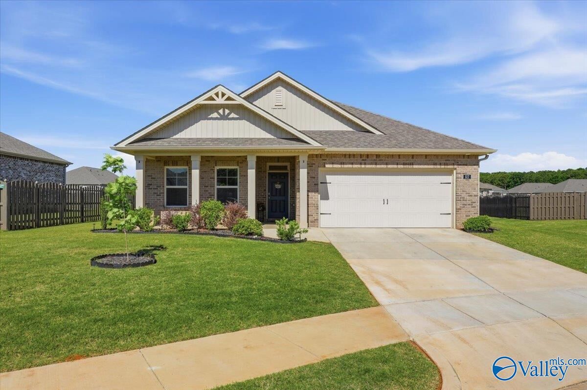 Property Photo:  517 Solstice Circle  AL 35758 