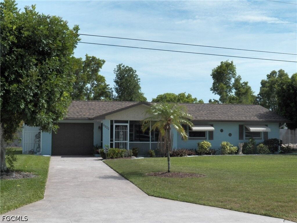 Property Photo:  1768 Coral Point Drive  FL 33990 