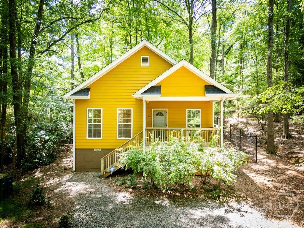 Property Photo:  940 Forest Heights Drive  GA 30606 