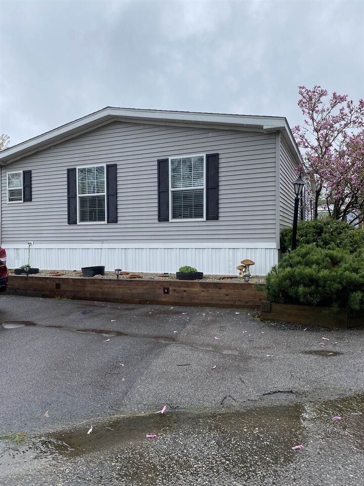Property Photo:  7 Sir Lancelot Drive  NH 03833 