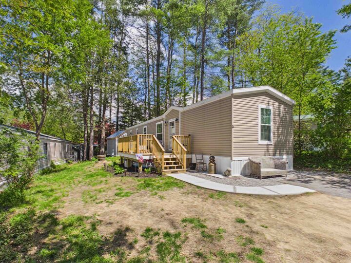 Property Photo: 21 Blue Jay Court NH 03431