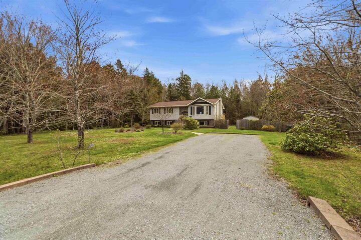 Property Photo: 153 Lakecrest Drive NS B4E 3B1