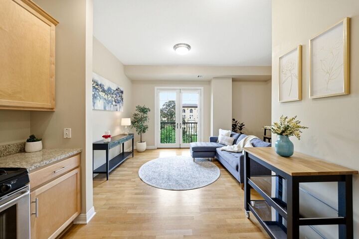 Property Photo:  370 Marshall Avenue 408  MN 55102 