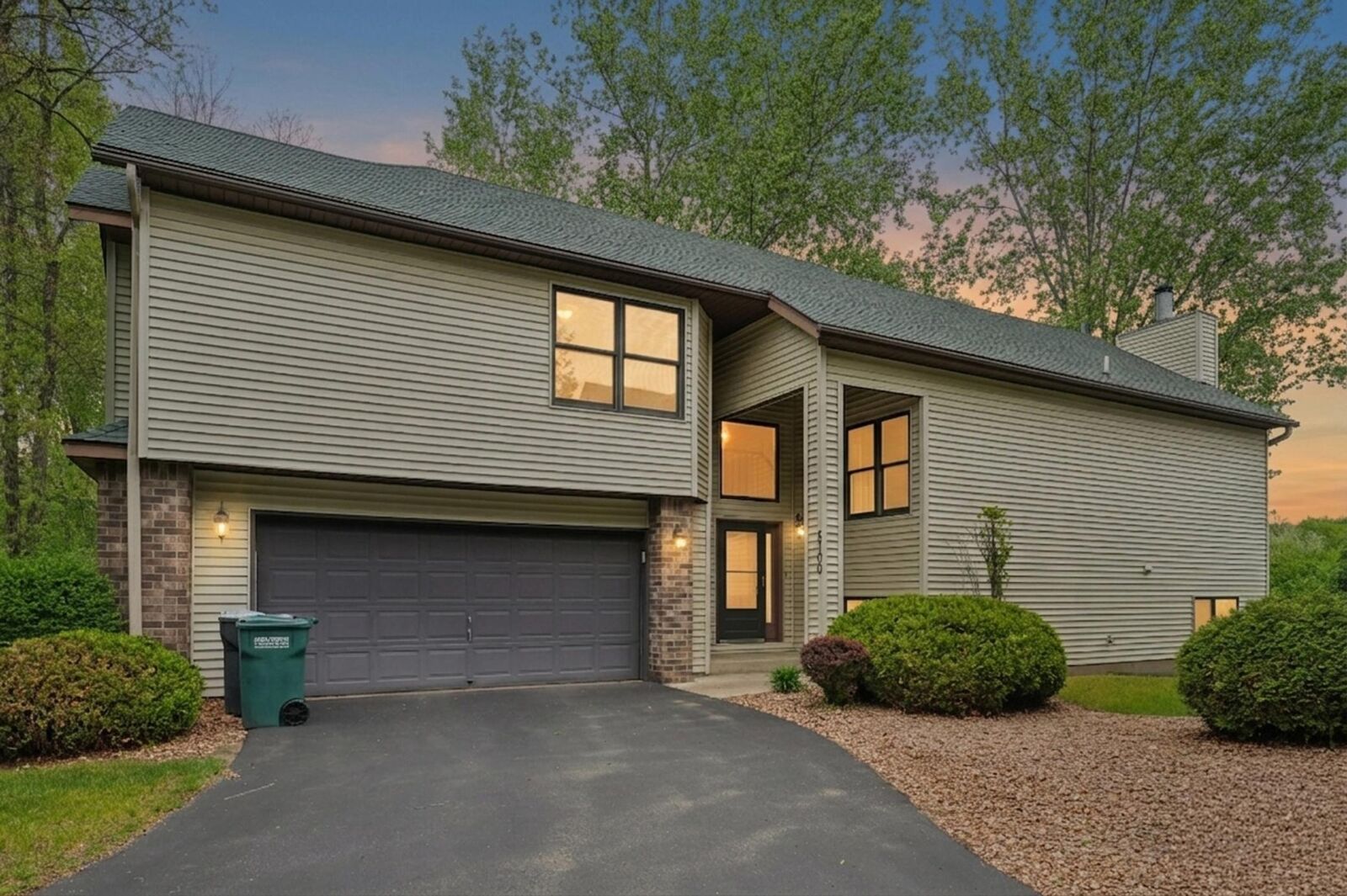 Property Photo:  5700 Willow Trail  MN 55126 