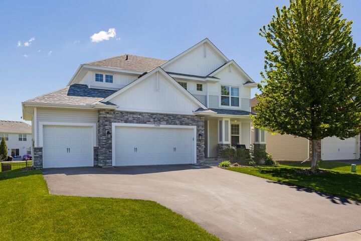 Property Photo: 14290 Aldborough Avenue MN 55068