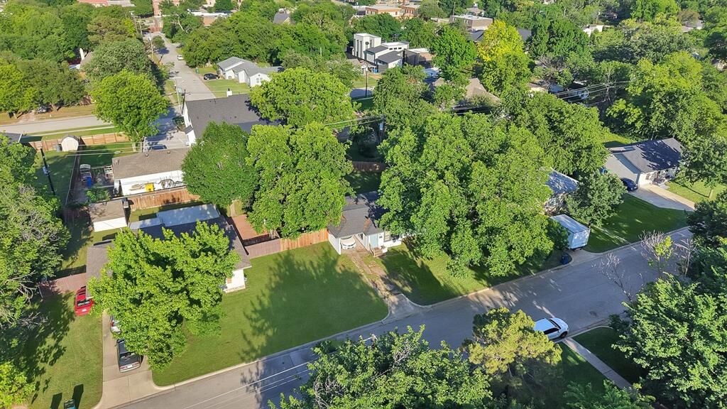 Property Photo:  1103 Bellaire Drive  TX 76051 