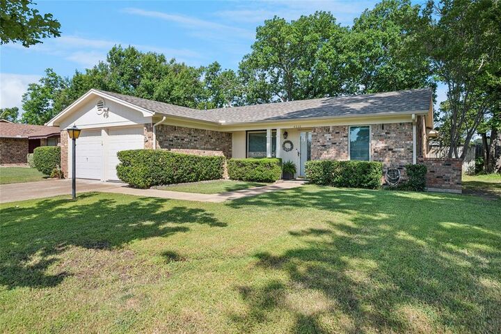 Property Photo:  6220 Sandra Drive  TX 76133 