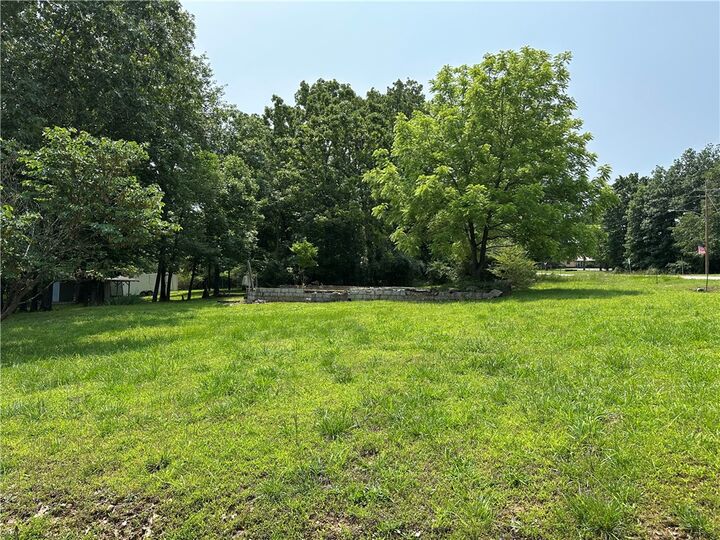 Property Photo:  320 Hazelwood  AR 72630 