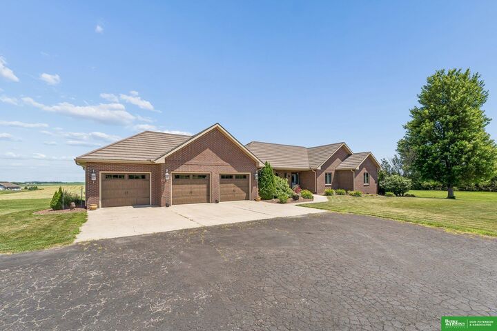 Property Photo: 756 18th Road NE 68788