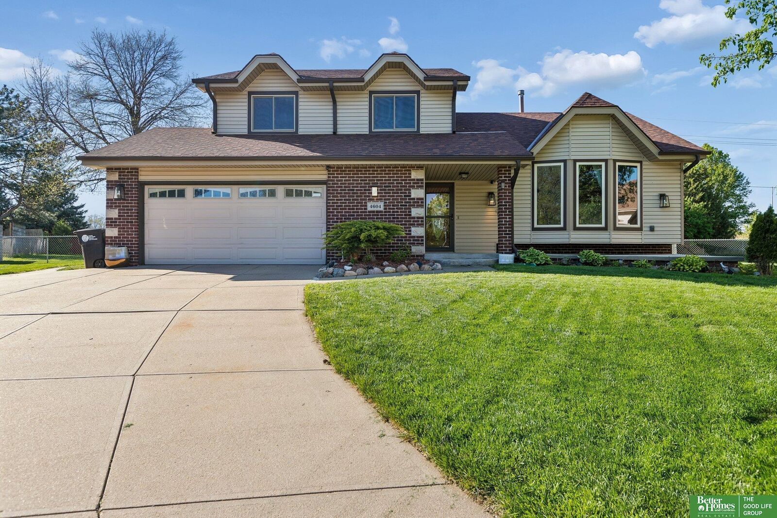 Property Photo: 4604 S 154th Avenue Circle NE 68137