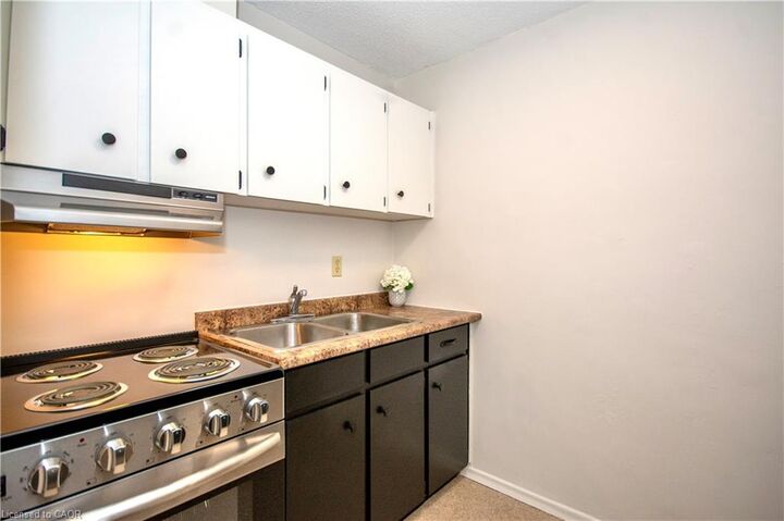 Property Photo:  64 Benton Street 705  ON N2G 4L9 