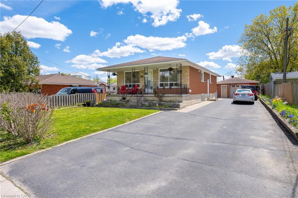 Property Photo: 211 Ballantyne Avenue ON N1R 7B5