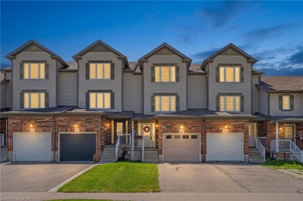 Property Photo:  27 Madeleine Street  ON N2R 1V5 