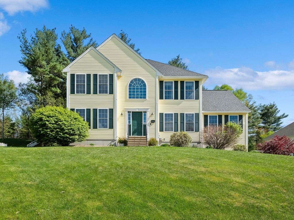 Property Photo: 28 Bradford Circle NH 03051