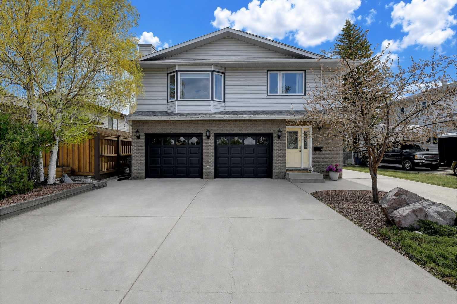 Photo de la propriété:  8917 102 Avenue  AB T8X 1E9 