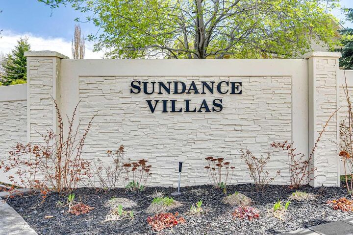 Property Photo: 47 Sunlake Close SE AB T2X 3H2