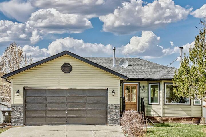 Property Photo:  1012 2 Street NE  AB T0M 1X0 