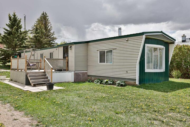 Property Photo:  222 Centre Street  AB T0L 1G0 