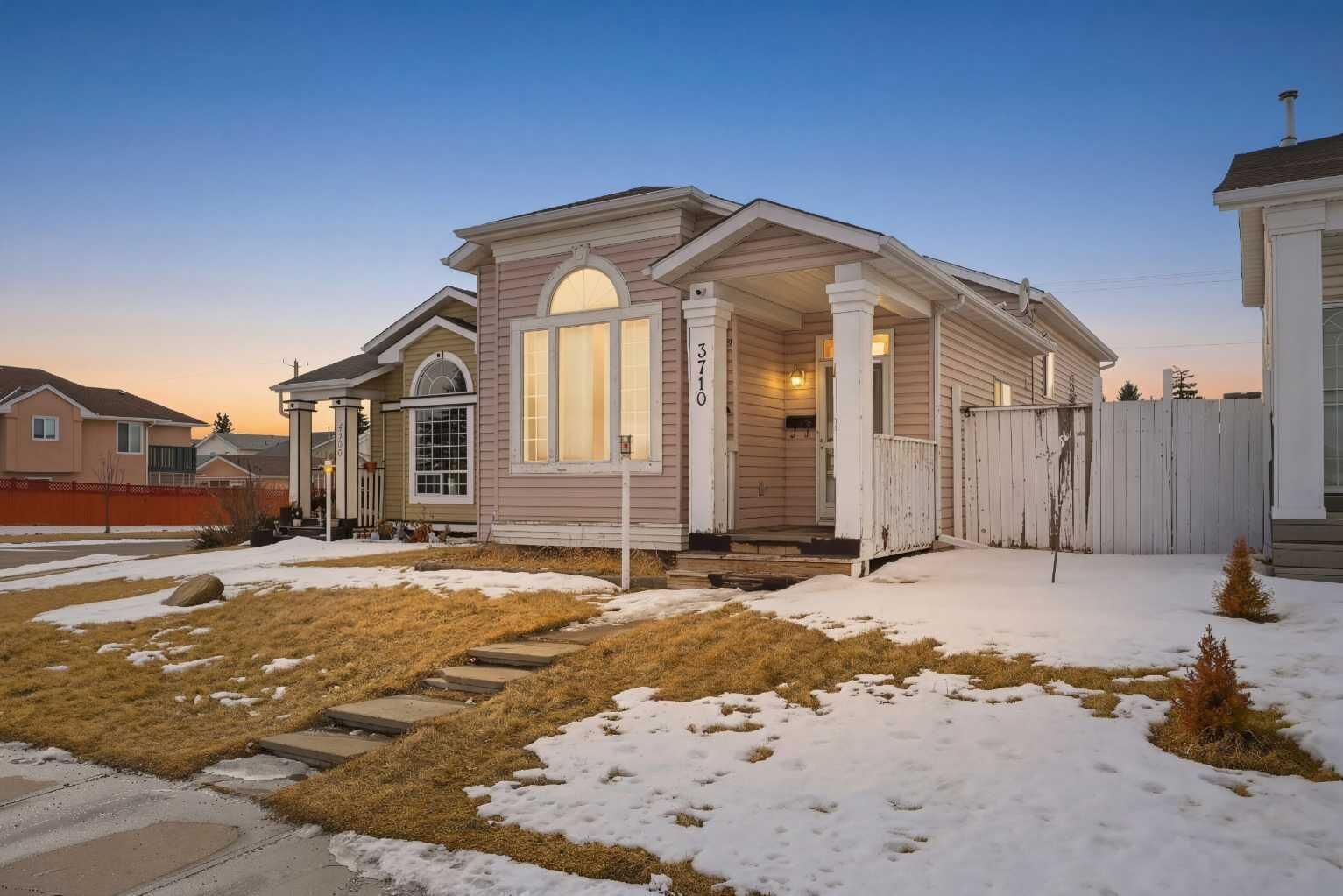 Property Photo:  3710 Catalina Boulevard NE  AB T1Y 6W6 