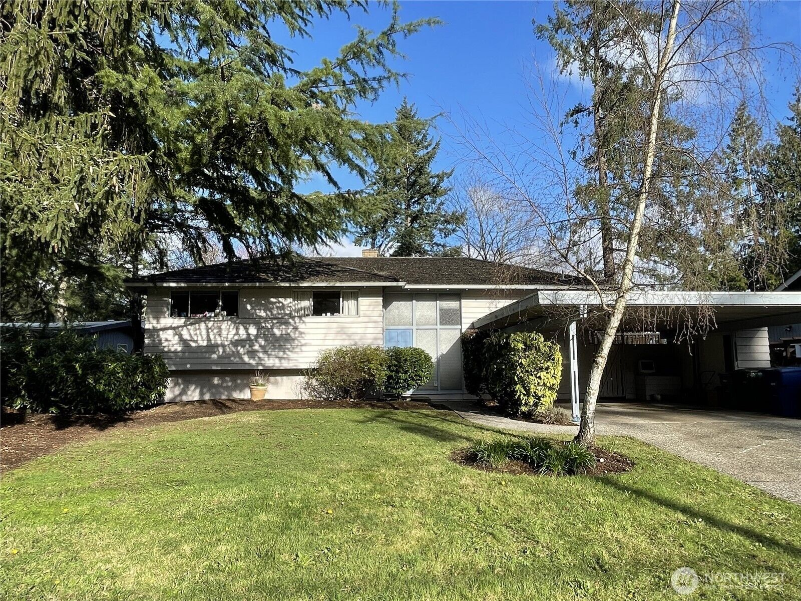 Property Photo:  626  167th Avenue NE  WA 98008 
