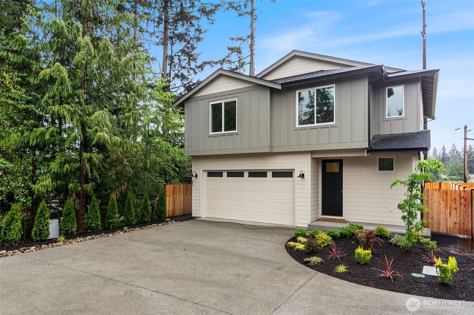 Home for sale in Everett: 2312 75th Street SE, Everett, WA 98203