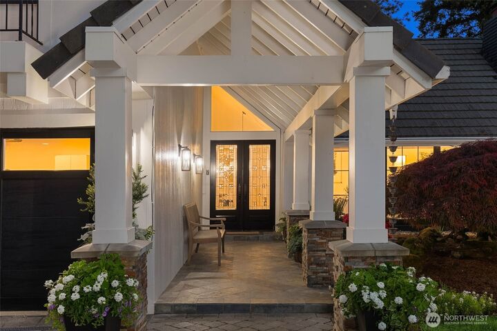 Property Photo:  51  Glacier Key  WA 98006 