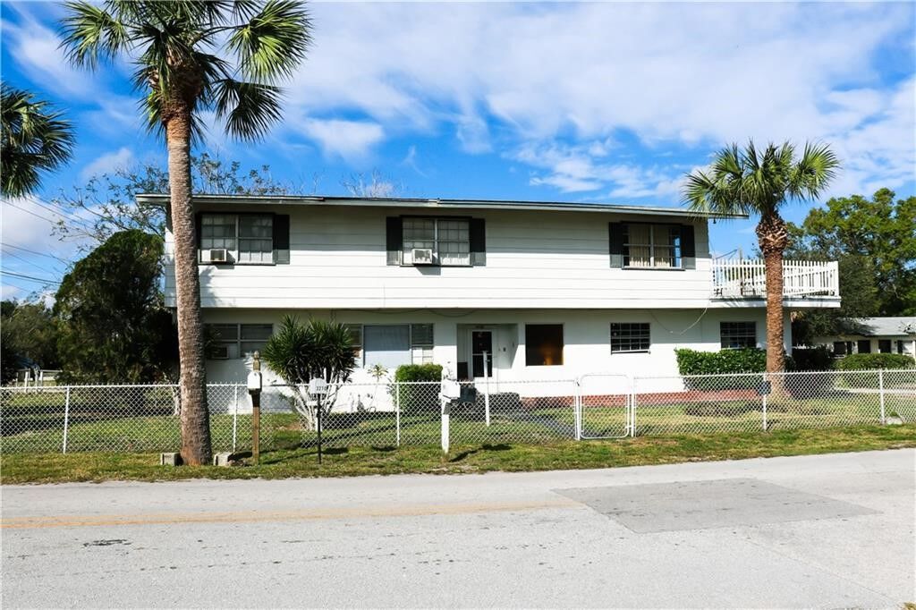 Property Photo:  4105 32nd Avenue 3220,3210  FL 32967 