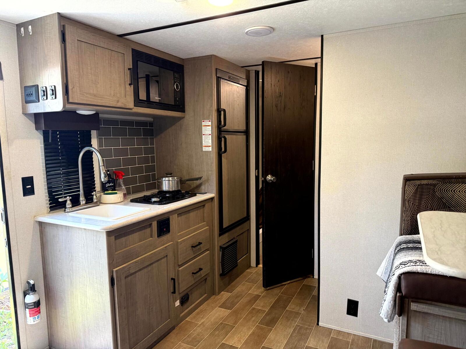 Property Photo: 1510 S 19th Avenue Mh FL 33020