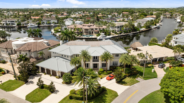 Property Photo: 3211 NE 27th Avenue FL 33064