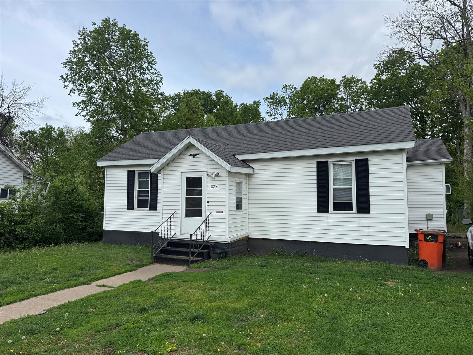 Property Photo:  1022 E Madison Street  WI 54703 