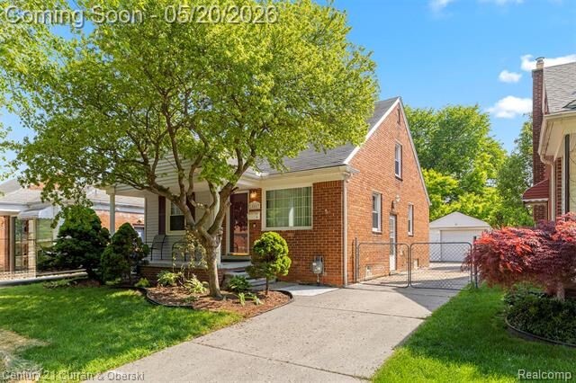 Property Photo:  15587 Russell Avenue  MI 48101 