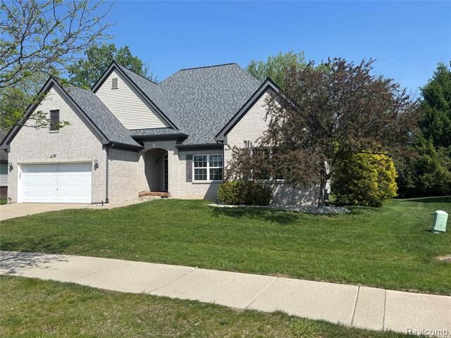 Property Photo: 2108 Lagoon Drive MI 48309