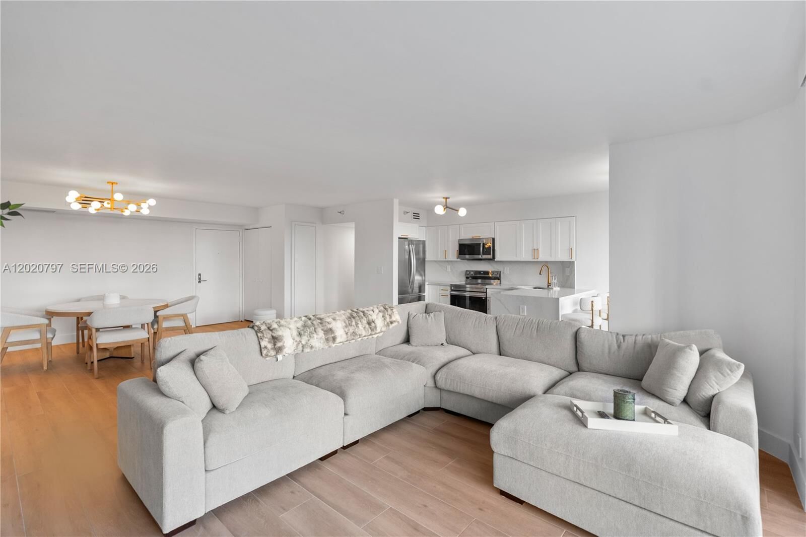 Property Photo: 19101 NE 36th Ct 402 FL 33180