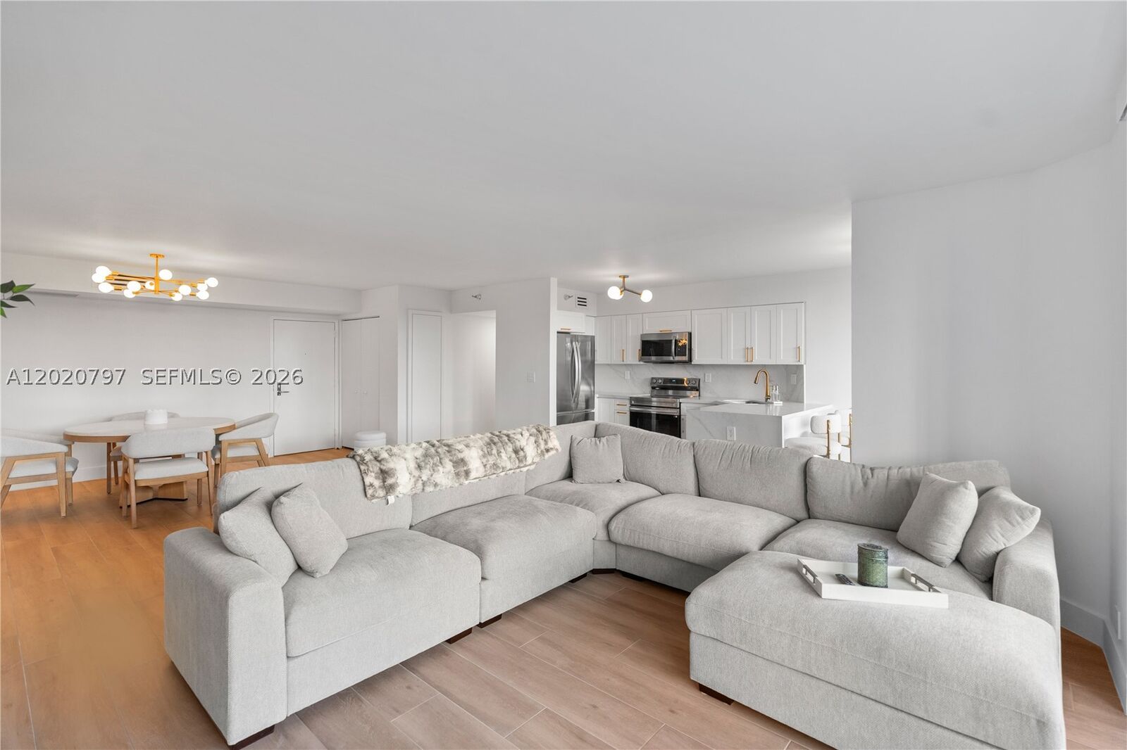 Property Photo: 19101 NE 36th Ct 402 FL 33180