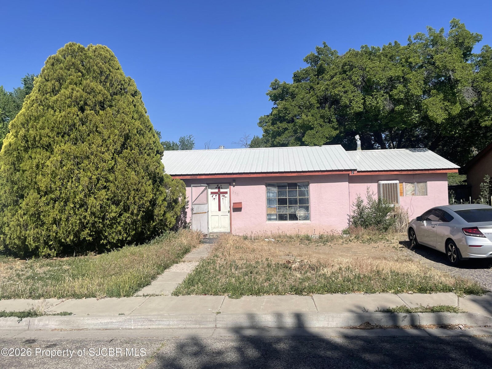 Property Photo: 823 N Maddox Avenue NM 87410