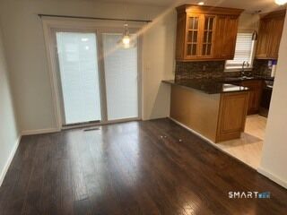 Property Photo:  433 Blake Street 433  CT 06515 