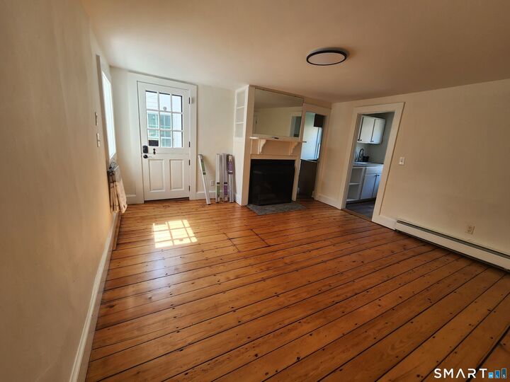 Property Photo:  82 State Street 1  CT 06437 