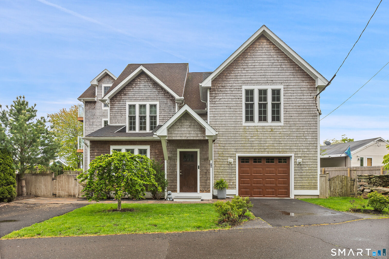 Property Photo:  