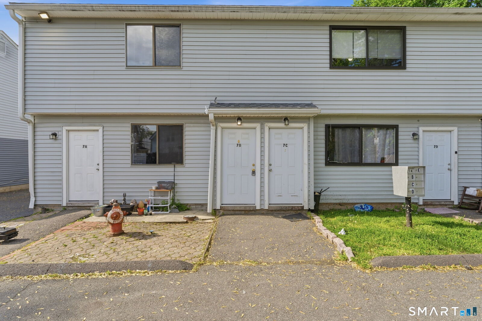 Property Photo:  5-7 Warner St Extension 5B  CT 06114 