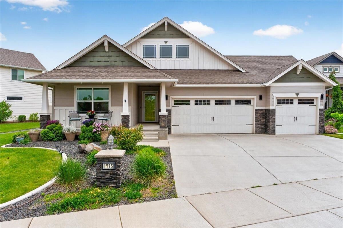 Property Photo: 1725 S Clover Dr WA 99016