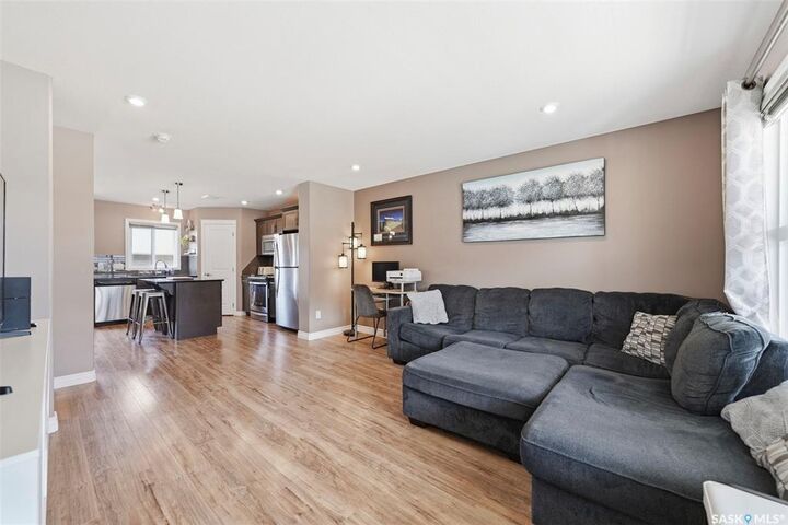 Property Photo:  424 Maningas Bend  SK S7W 0V6 