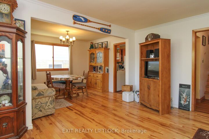 Property Photo: 1139 Danita Boulevard ON K9J 7J9