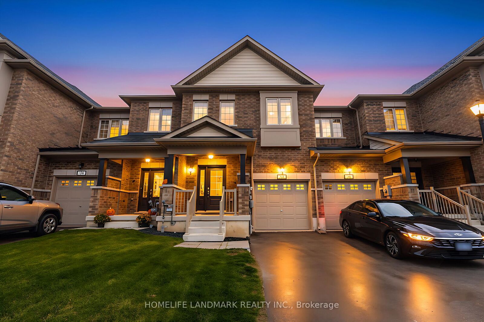 Property Photo: 21 Sapphire Way ON L0S 1A0