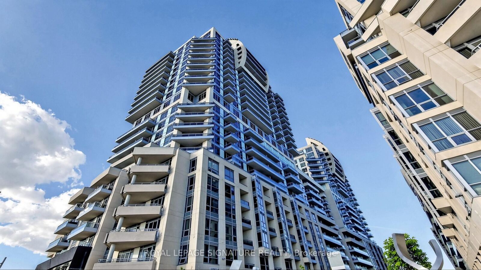 Property Photo: 9201 Yonge Street 802 ON L4C 6Z2
