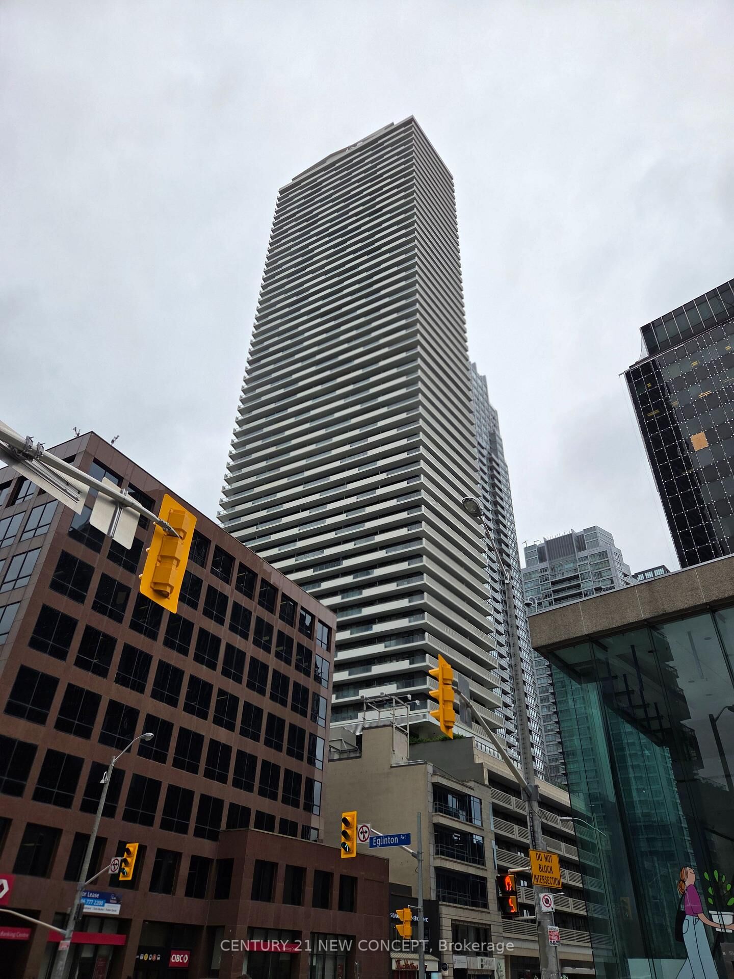 Property Photo: 2221 Yonge Street 3603 ON M4S 2B4