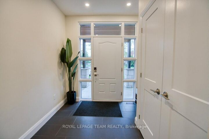 Property Photo: 49 Aylen Avenue ON K2A 3P7