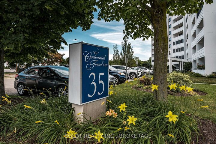 Property Photo: 35 Towering Heights Boulevard 1008 ON L2T 3G8